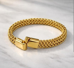 Premium Cuban Chain Bracelet Gold - Close Up